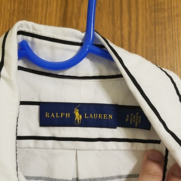 Button down - Picture 2 of 2